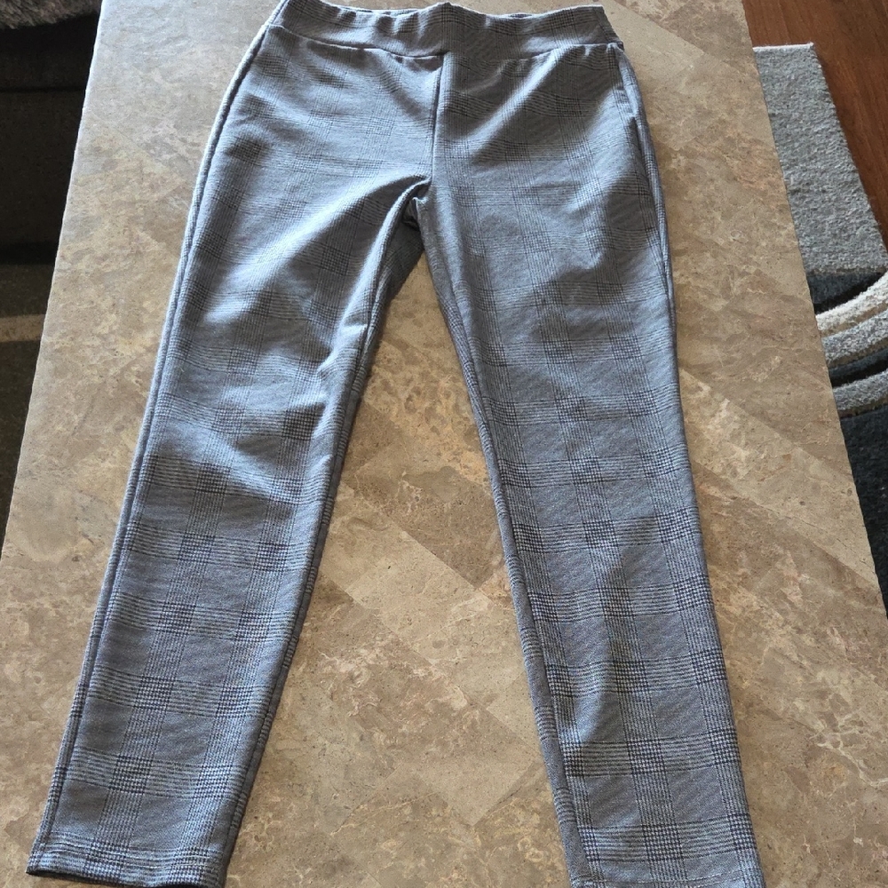 Gray Plaid Leggings